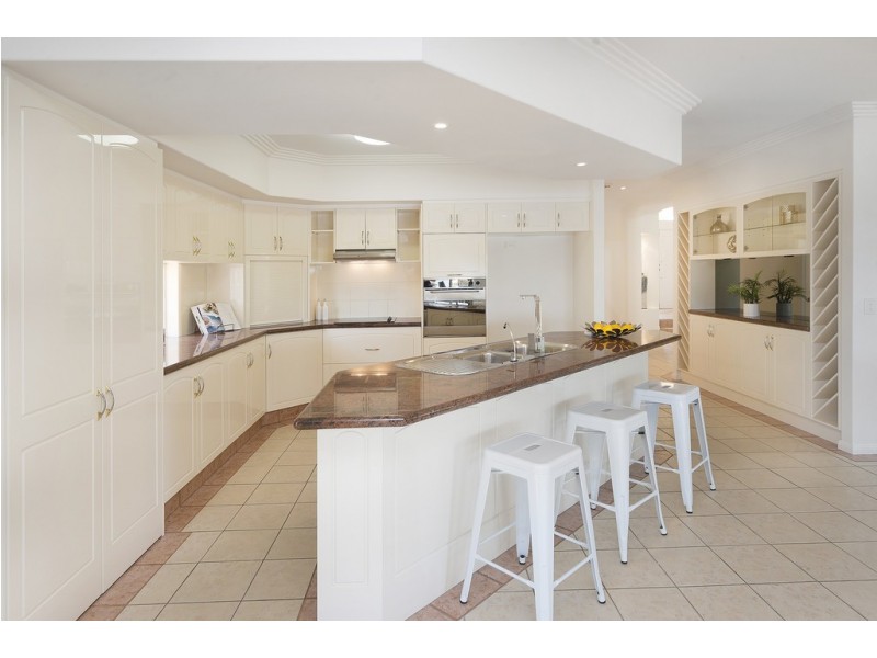 5 Serenity Boulevard, Helensvale QLD 4212
