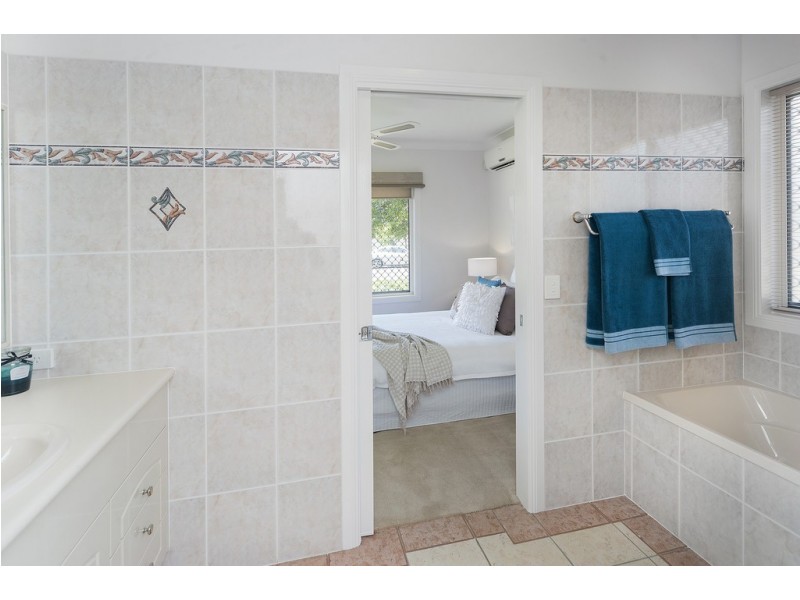 5 Serenity Boulevard, Helensvale QLD 4212