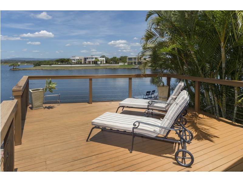 5 Serenity Boulevard, Helensvale QLD 4212