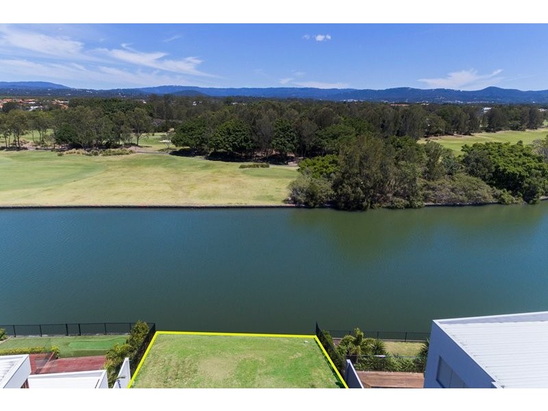 7621 Fairway Boulevard, Hope Island QLD 4212