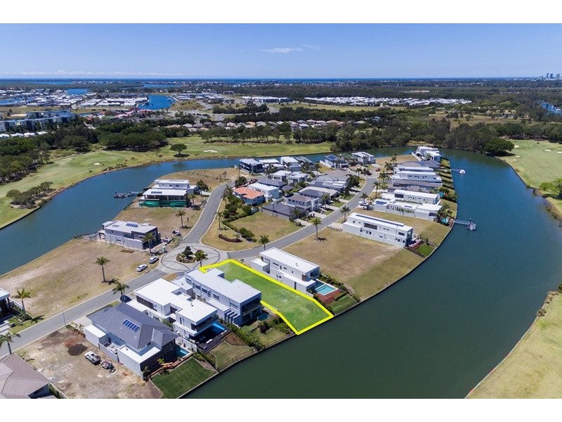 7621 Fairway Boulevard, Hope Island QLD 4212