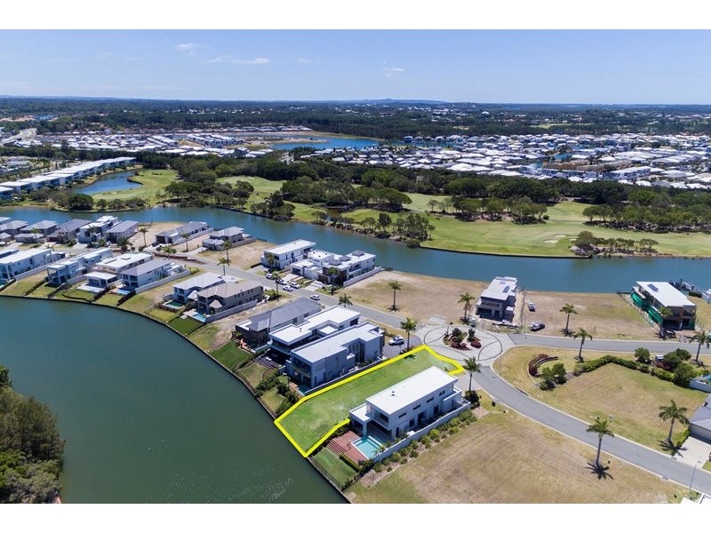 7621 Fairway Boulevard, Hope Island QLD 4212