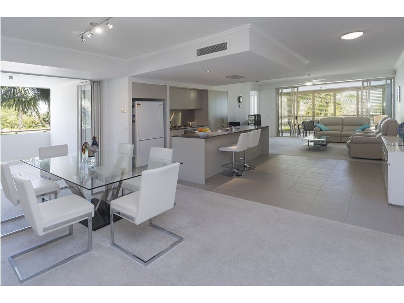 1742/1 Rialto Quay Drive, Hope Island QLD 4212