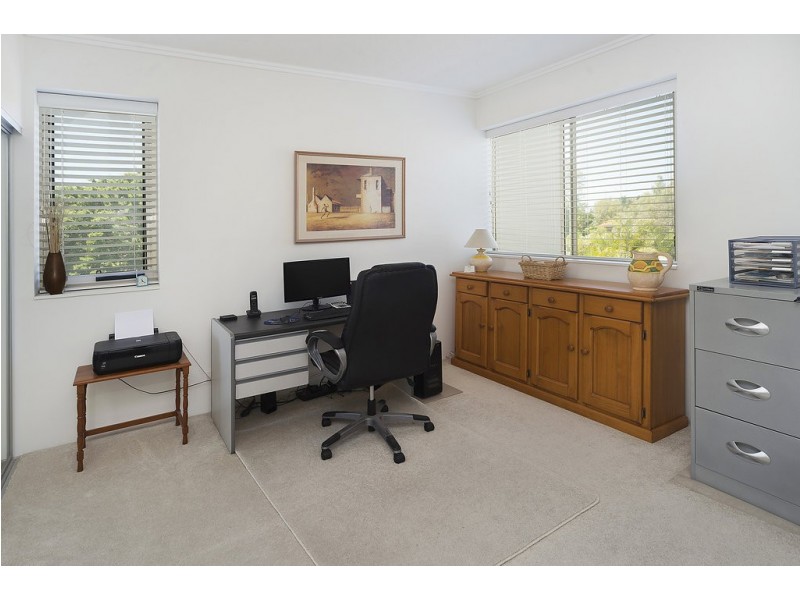 1742/1 Rialto Quay Drive, Hope Island QLD 4212