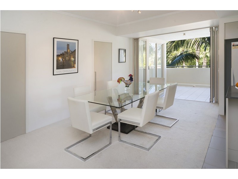 1742/1 Rialto Quay Drive, Hope Island QLD 4212