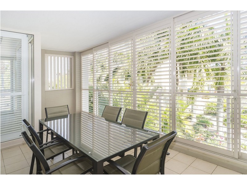 1742/1 Rialto Quay Drive, Hope Island QLD 4212