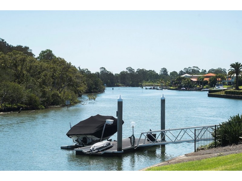 2515 Cressbrook Drive, Hope Island QLD 4212
