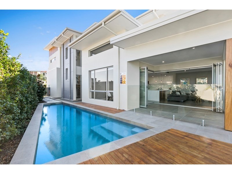 7842 Pavilions Place, Hope Island QLD 4212