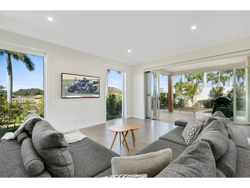 7842 Pavilions Place, Hope Island QLD 4212