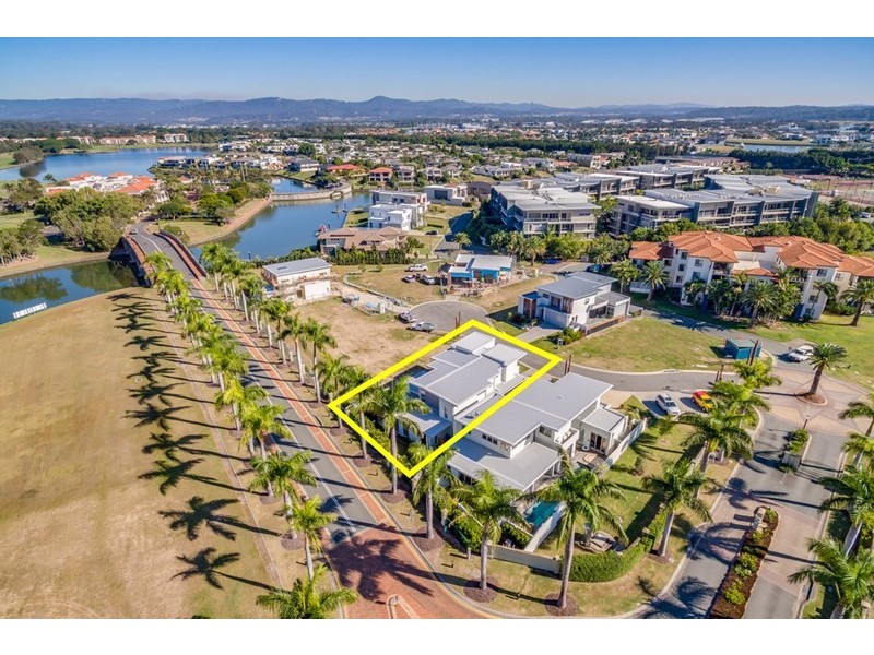 7842 Pavilions Place, Hope Island QLD 4212