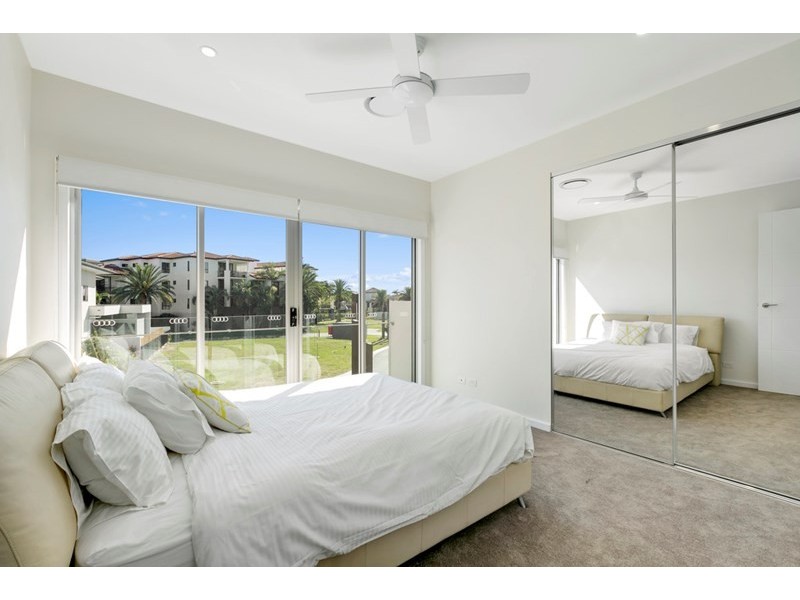 7842 Pavilions Place, Hope Island QLD 4212