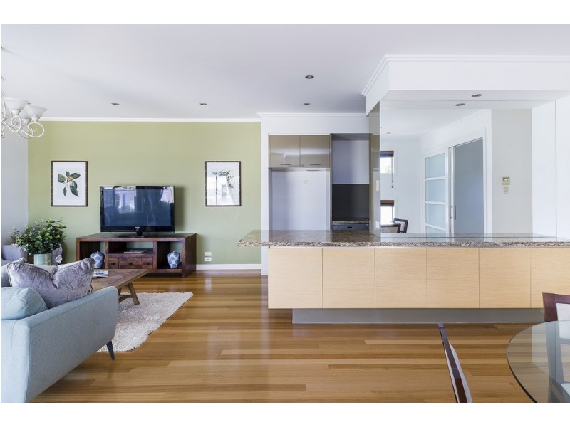 6091 Lugano Drive, Hope Island QLD 4212