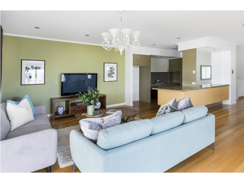 6091 Lugano Drive, Hope Island QLD 4212