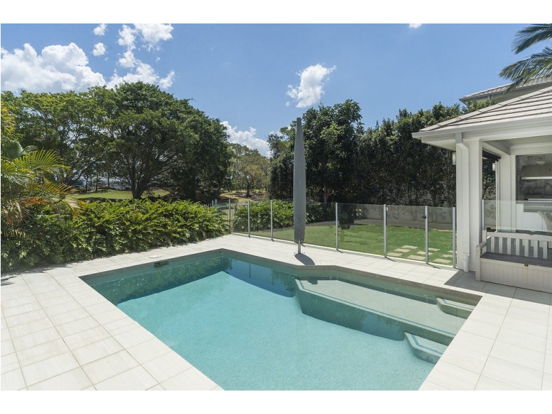 9111 Peter Senior Drive, Hope Island QLD 4212