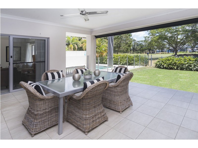 9111 Peter Senior Drive, Hope Island QLD 4212