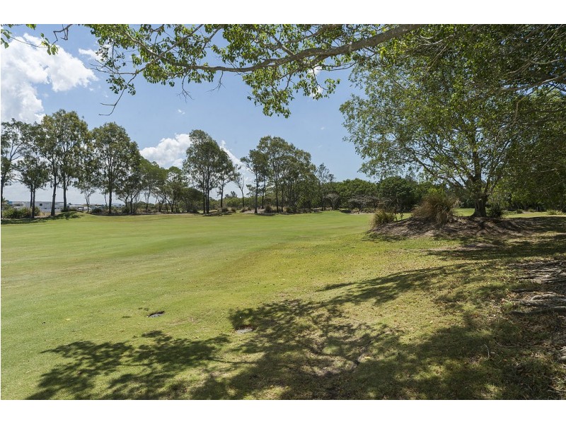 9111 Peter Senior Drive, Hope Island QLD 4212