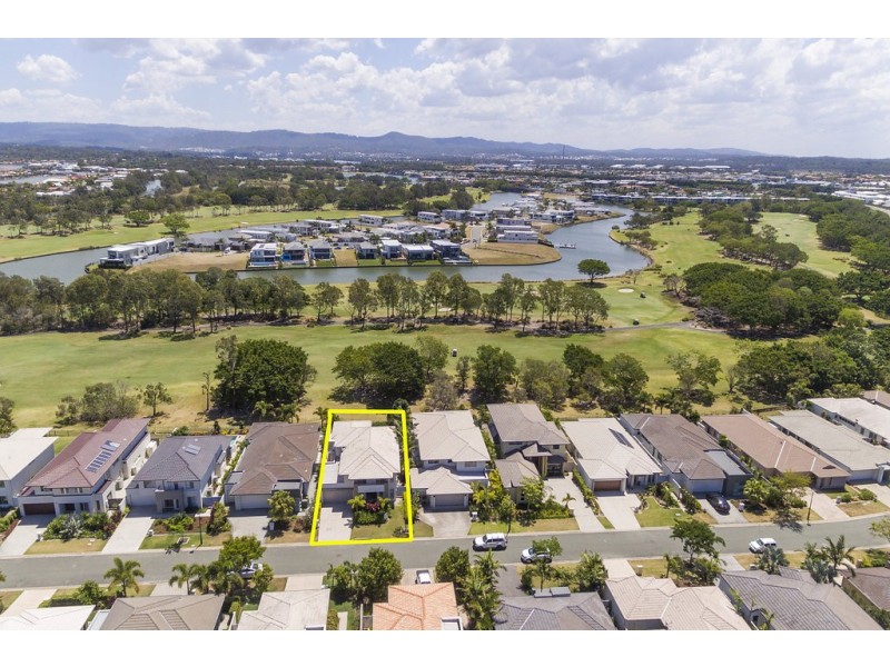 9111 Peter Senior Drive, Hope Island QLD 4212