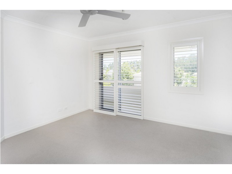 9111 Peter Senior Drive, Hope Island QLD 4212