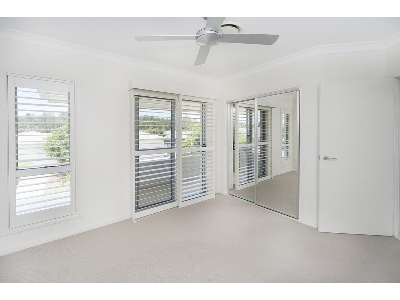 9111 Peter Senior Drive, Hope Island QLD 4212