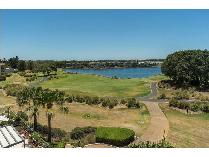 8436 Magnolia Drive East, Hope Island QLD 4212