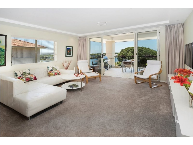 8436 Magnolia Drive East, Hope Island QLD 4212