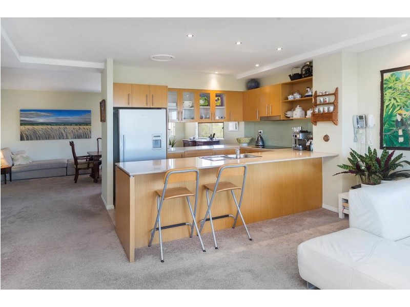 8436 Magnolia Drive East, Hope Island QLD 4212