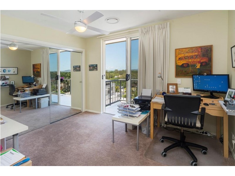 8436 Magnolia Drive East, Hope Island QLD 4212