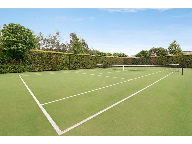 8436 Magnolia Drive East, Hope Island QLD 4212