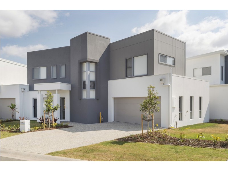 35 Azure Way, Hope Island QLD 4212