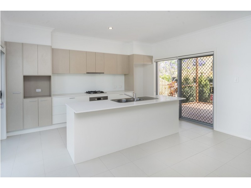 35 Azure Way, Hope Island QLD 4212