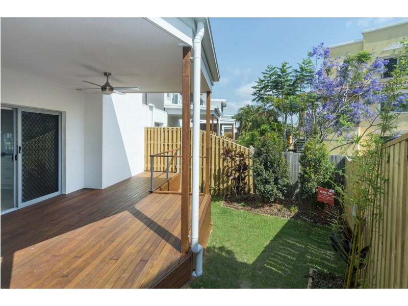 35 Azure Way, Hope Island QLD 4212