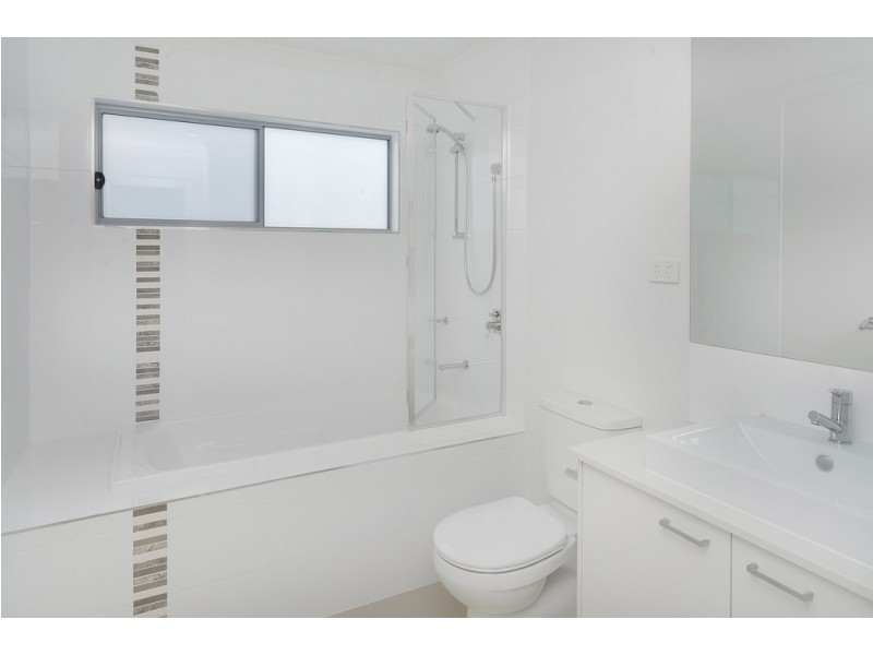 35 Azure Way, Hope Island QLD 4212