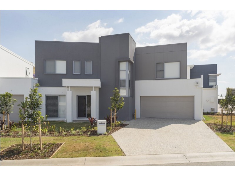 35 Azure Way, Hope Island QLD 4212