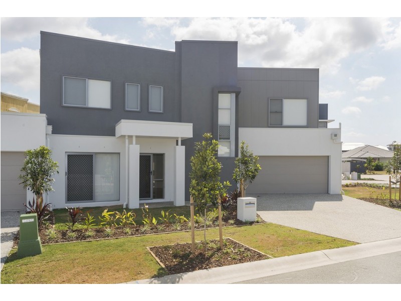 35 Azure Way, Hope Island QLD 4212