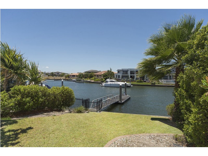 2240 Glengallon Way, Hope Island QLD 4212