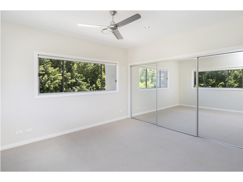 2240 Glengallon Way, Hope Island QLD 4212