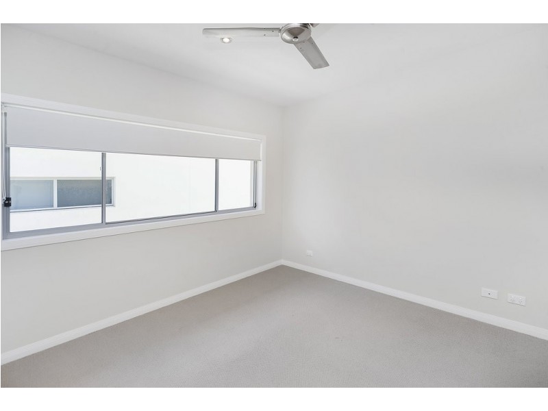 2240 Glengallon Way, Hope Island QLD 4212