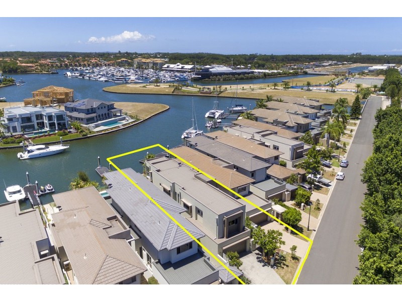 2240 Glengallon Way, Hope Island QLD 4212