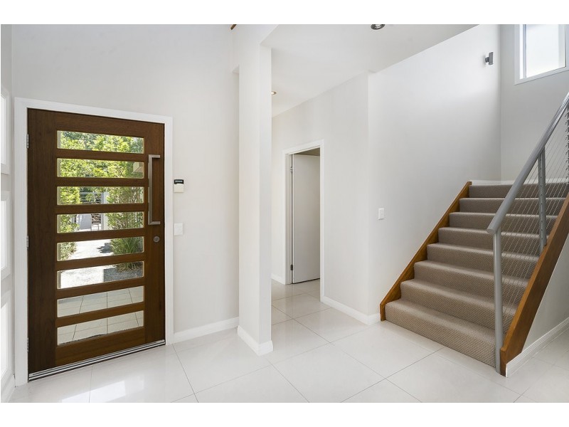 2240 Glengallon Way, Hope Island QLD 4212