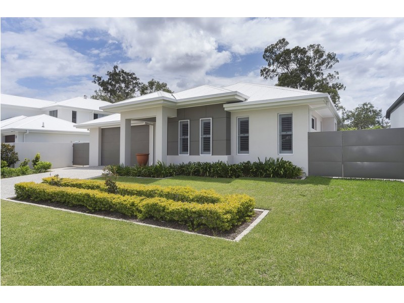6 Waterside Esplanade, Helensvale QLD 4212