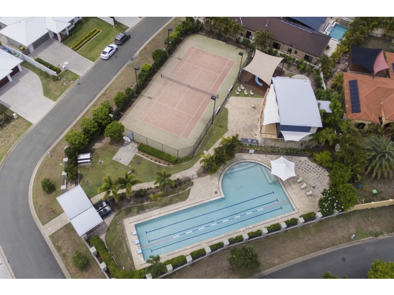 6 Waterside Esplanade, Helensvale QLD 4212