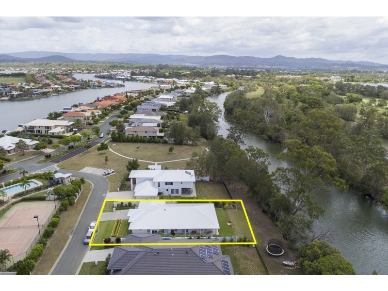 6 Waterside Esplanade, Helensvale QLD 4212