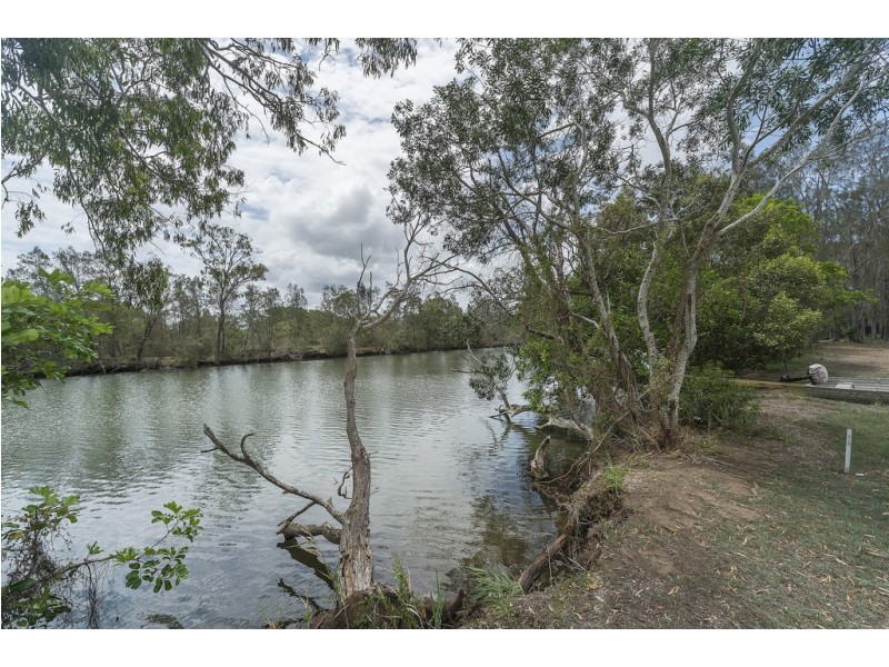6 Waterside Esplanade, Helensvale QLD 4212