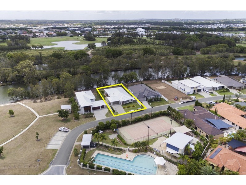 6 Waterside Esplanade, Helensvale QLD 4212