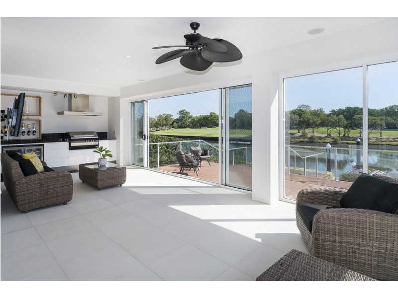 7657 Fairway Boulevard, Hope Island QLD 4212