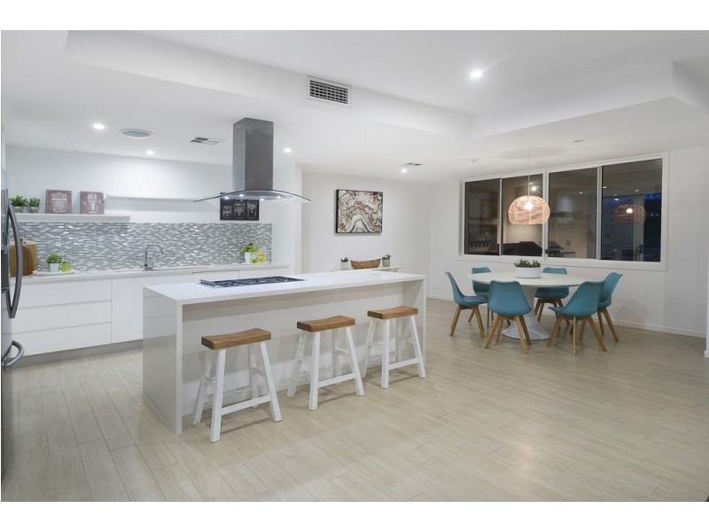 7657 Fairway Boulevard, Hope Island QLD 4212