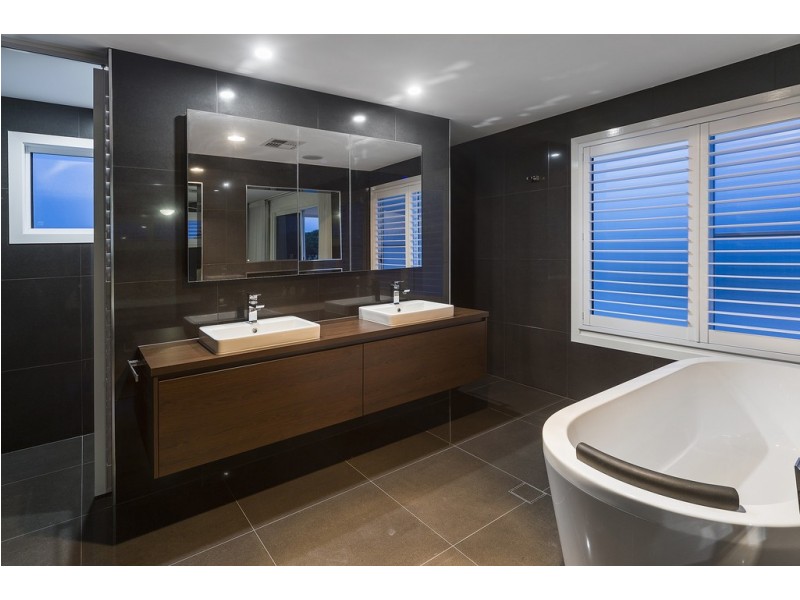 7657 Fairway Boulevard, Hope Island QLD 4212