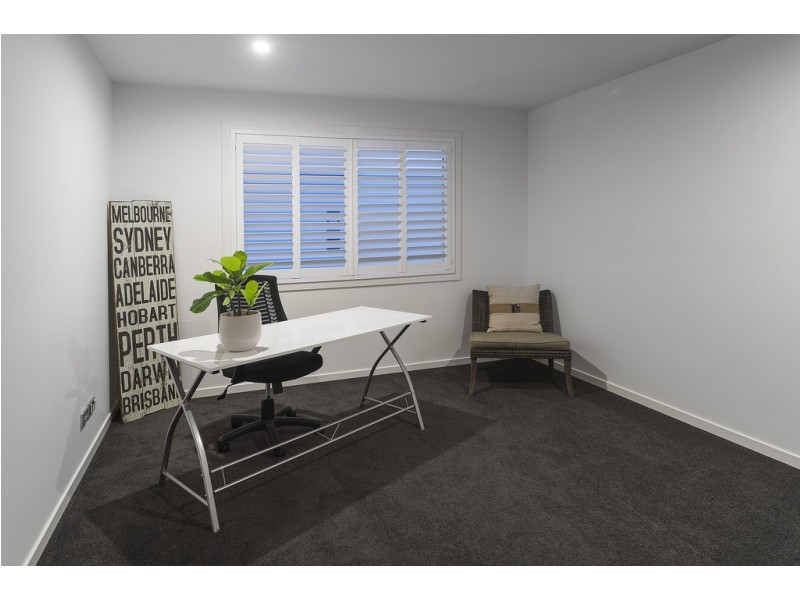 7657 Fairway Boulevard, Hope Island QLD 4212