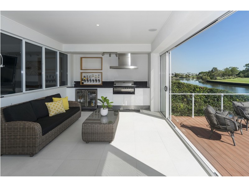 7657 Fairway Boulevard, Hope Island QLD 4212