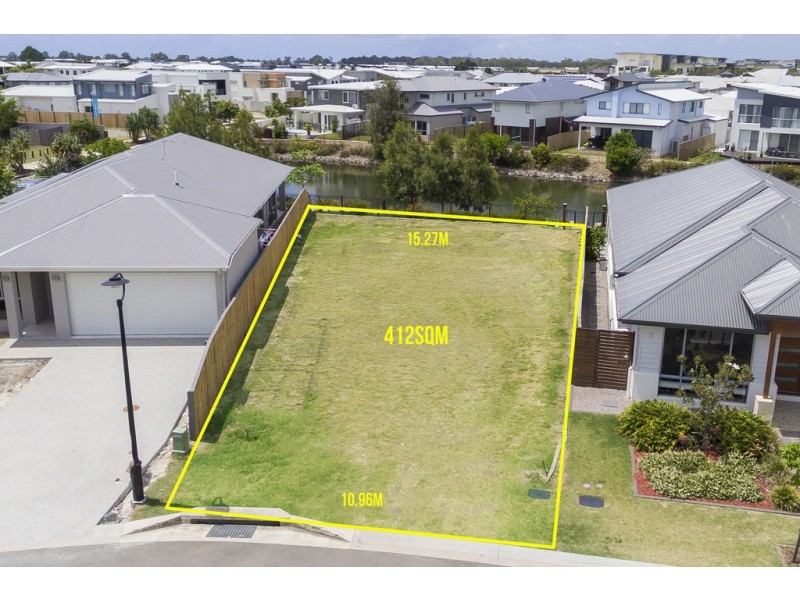 4 Spinnaker Way, Hope Island QLD 4212